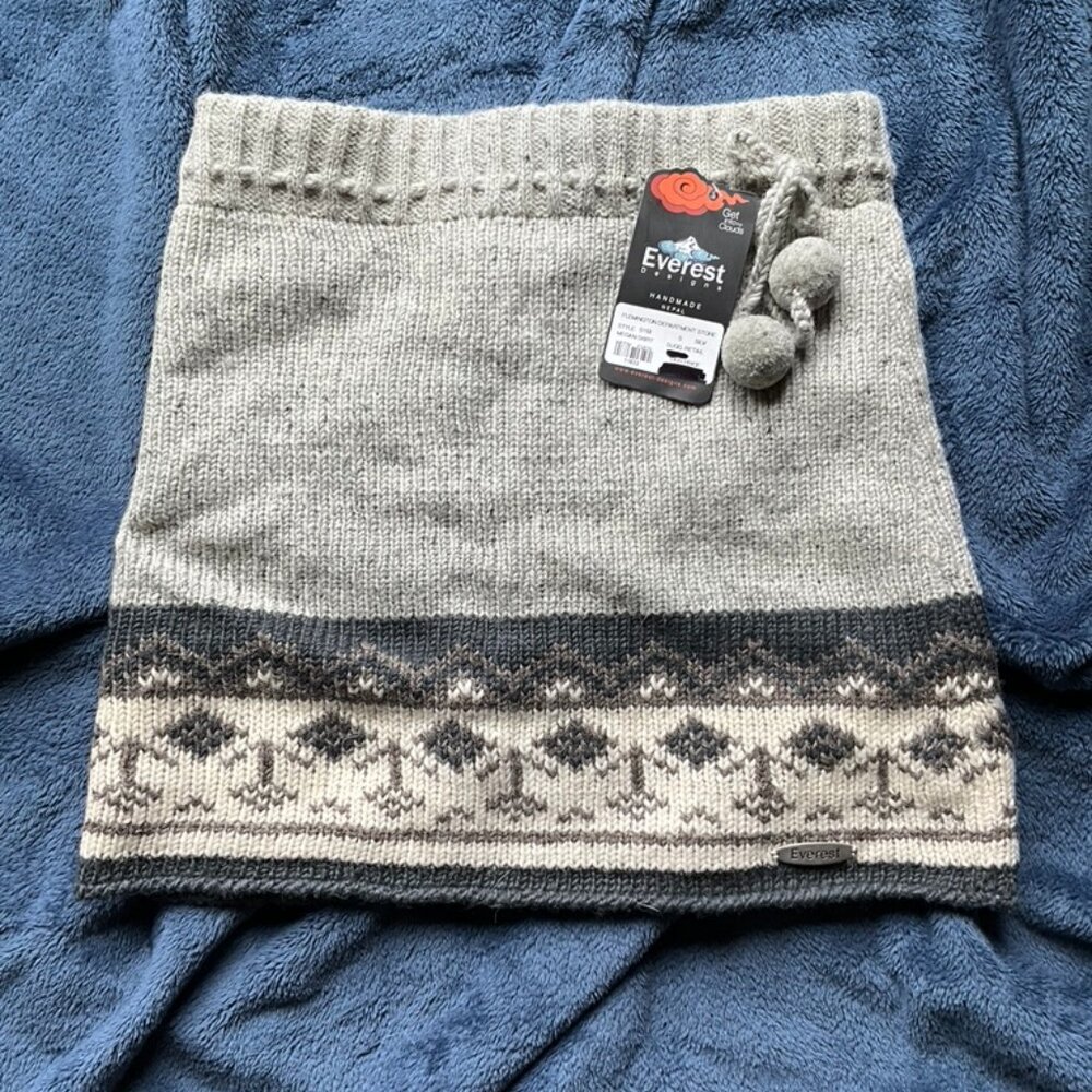 Everest Designs Sweater Skirt NWT